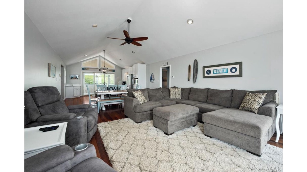 Photo of Livingroom in Sea Scape