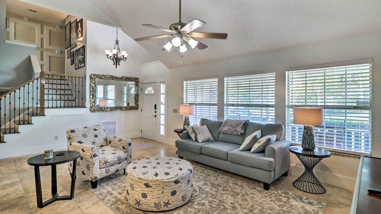 Photo of Livingroom in Golden Glades - The Woods