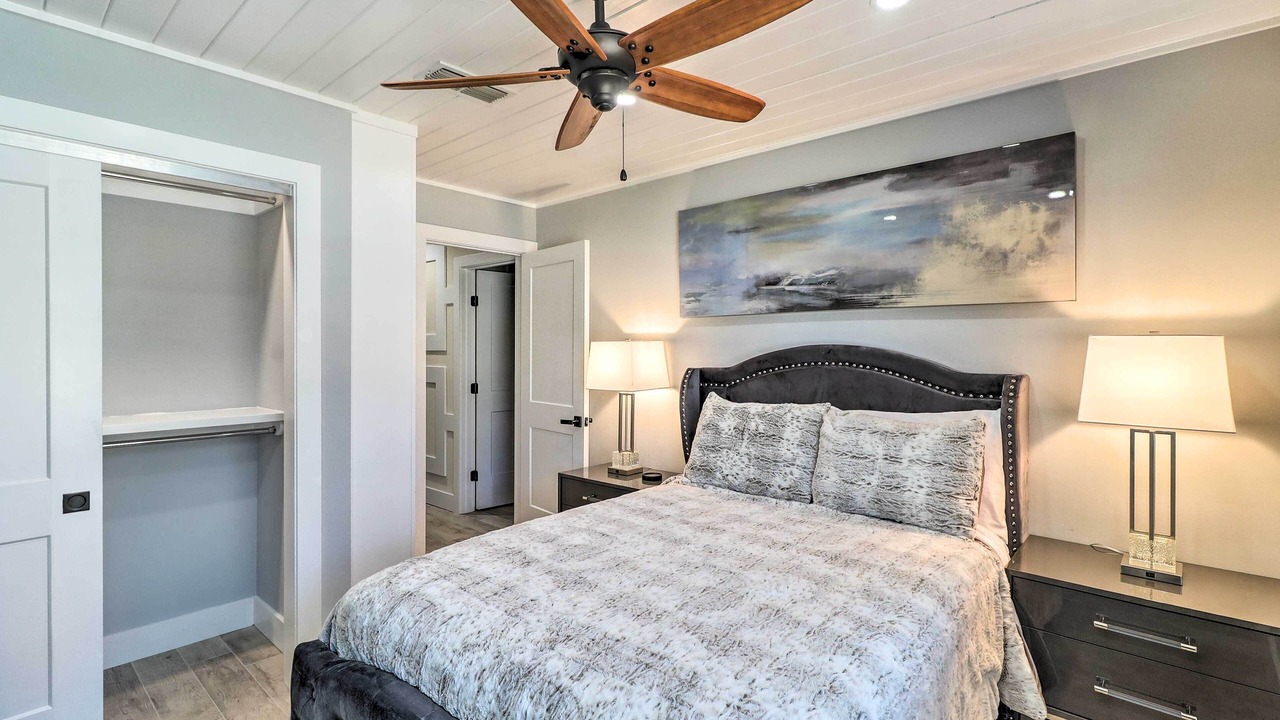 Photo of Bedroom in Golden Glades - The Woods