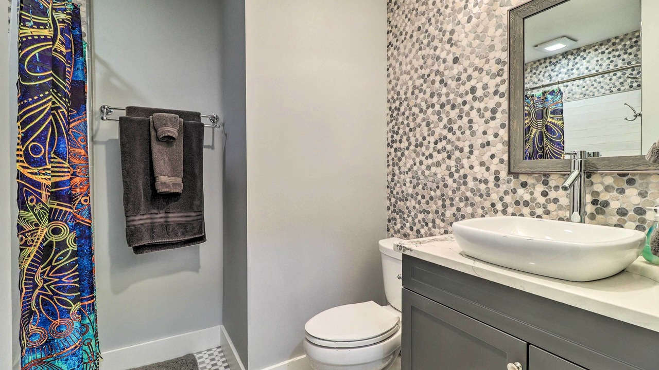 Photo of Bathroom in Golden Glades - The Woods