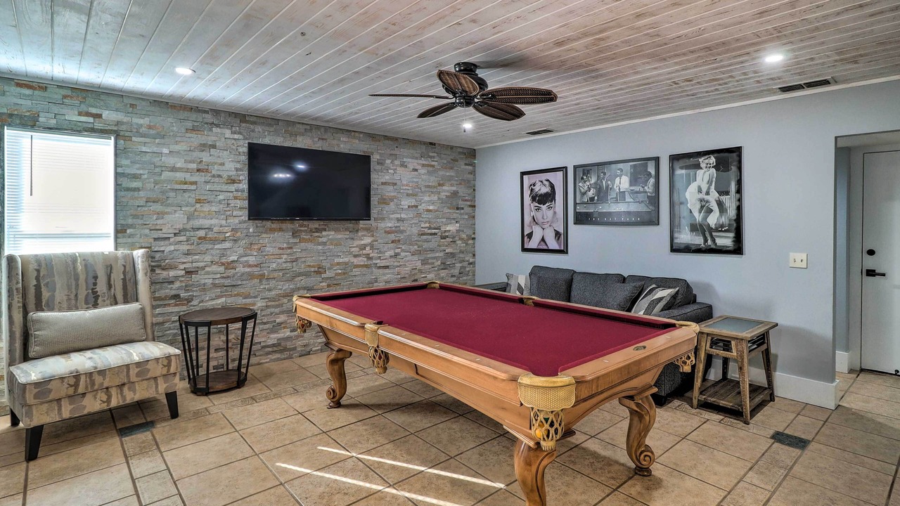 Photo of Bedroom in Golden Glades - The Woods