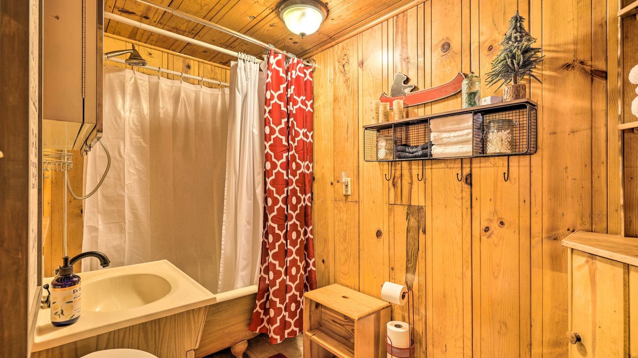 Photo of Bathroom in Long Barn