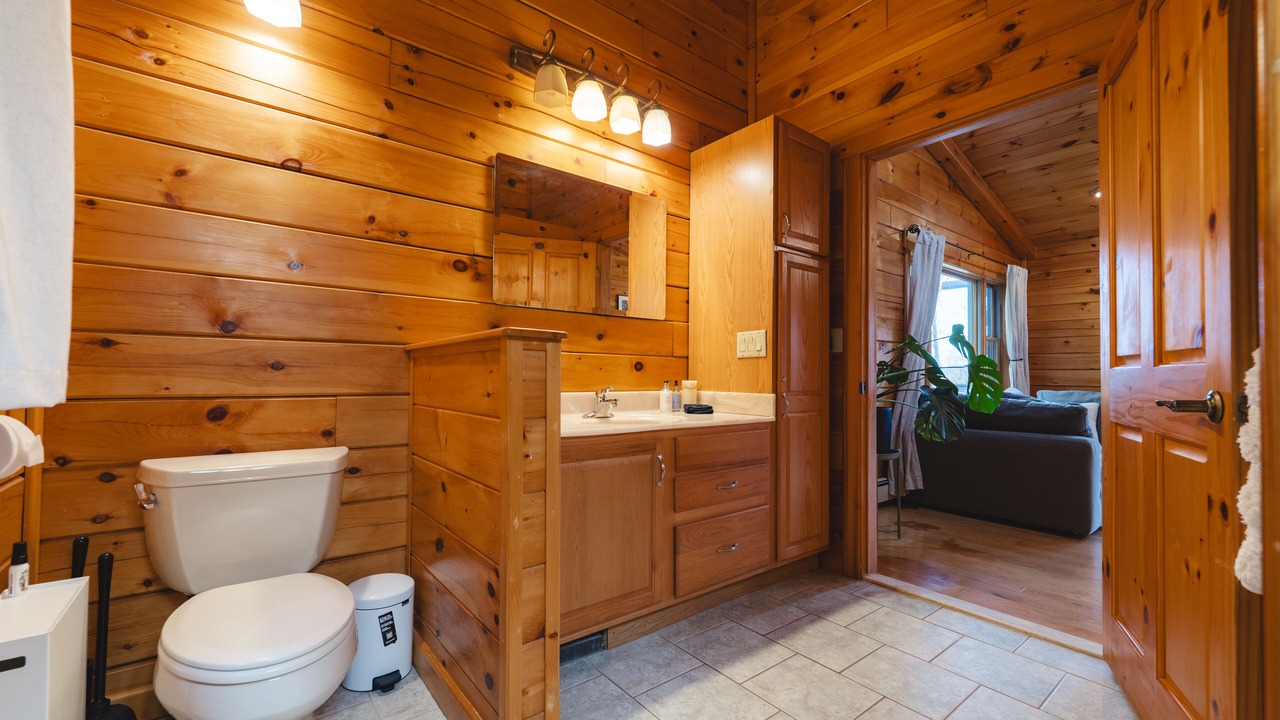 Photo of Bathroom in Roscoe