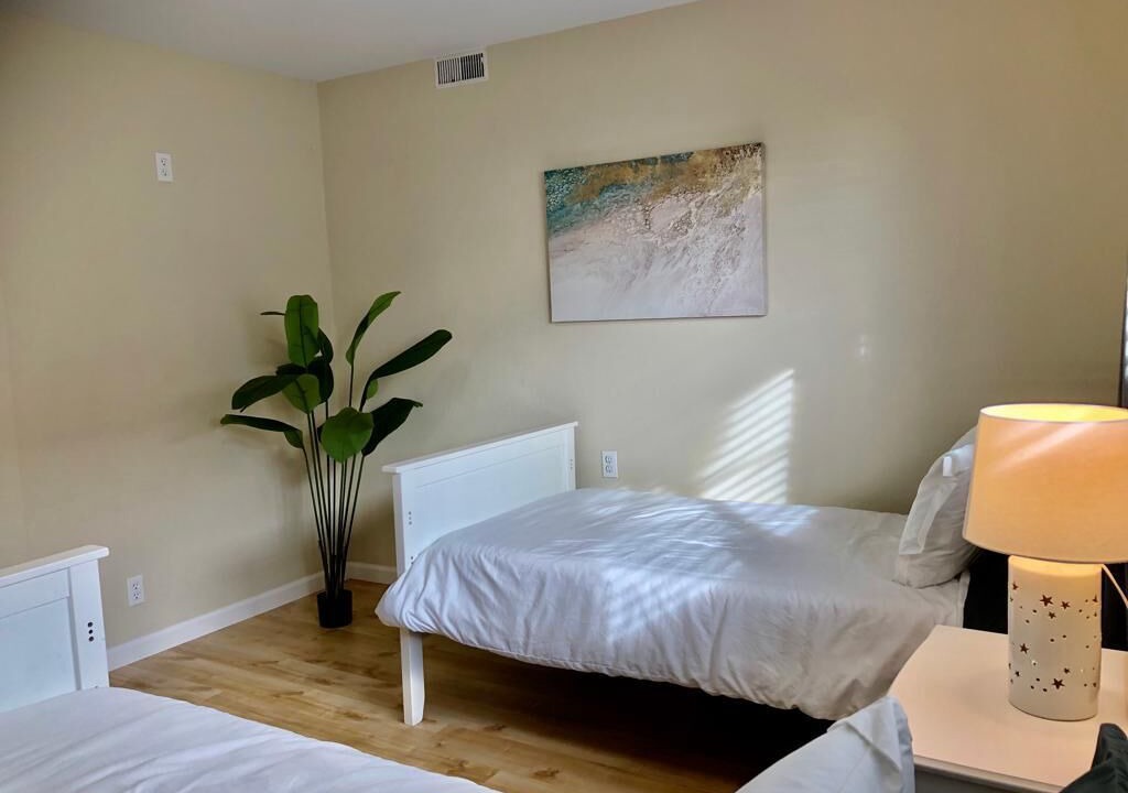 Photo of Bedroom in San Leandro