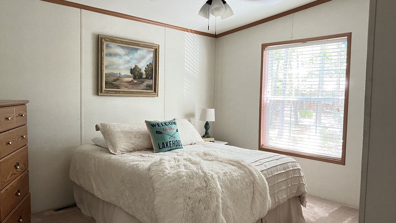 Photo of Bedroom in Higden
