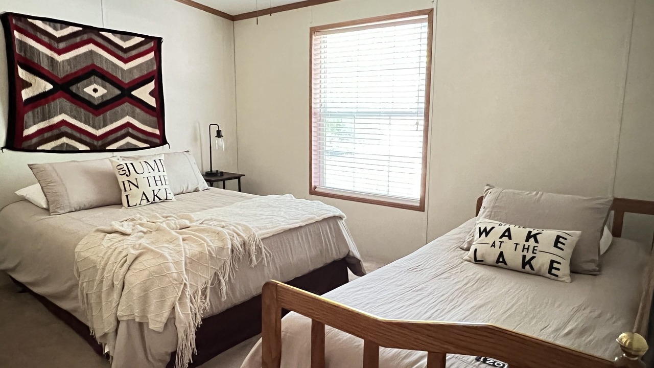 Photo of Bedroom in Higden