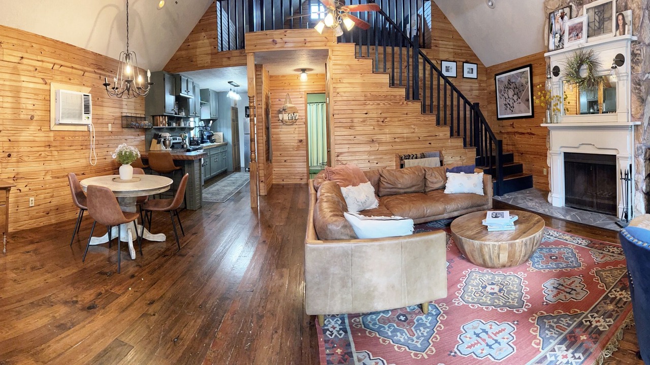 Photo of Livingroom in Zavalla