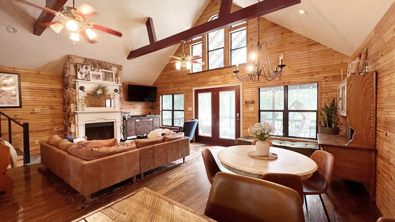 Photo of Livingroom in Zavalla