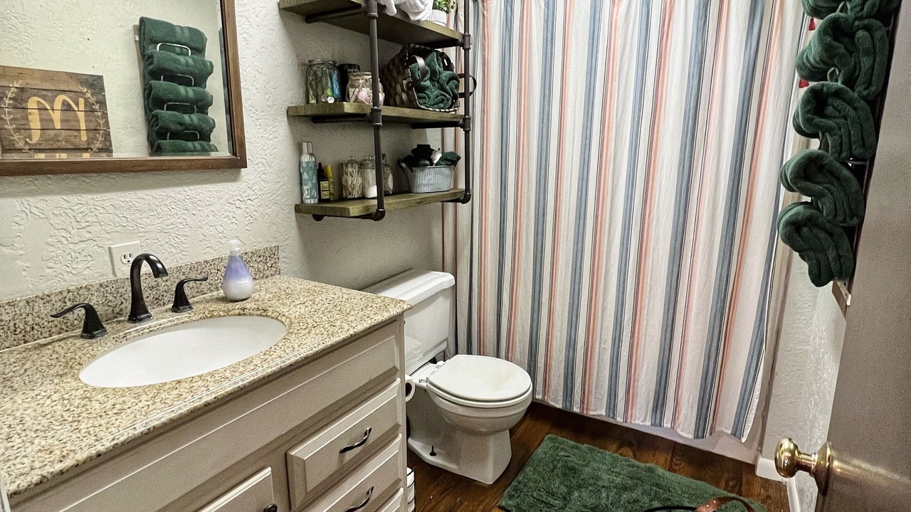 Photo of Bathroom in Zavalla