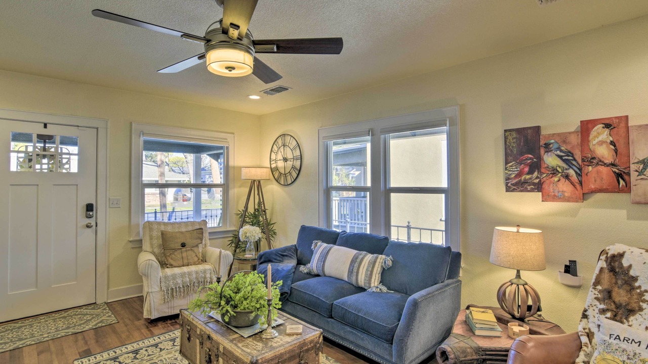 Photo of Livingroom in Chico