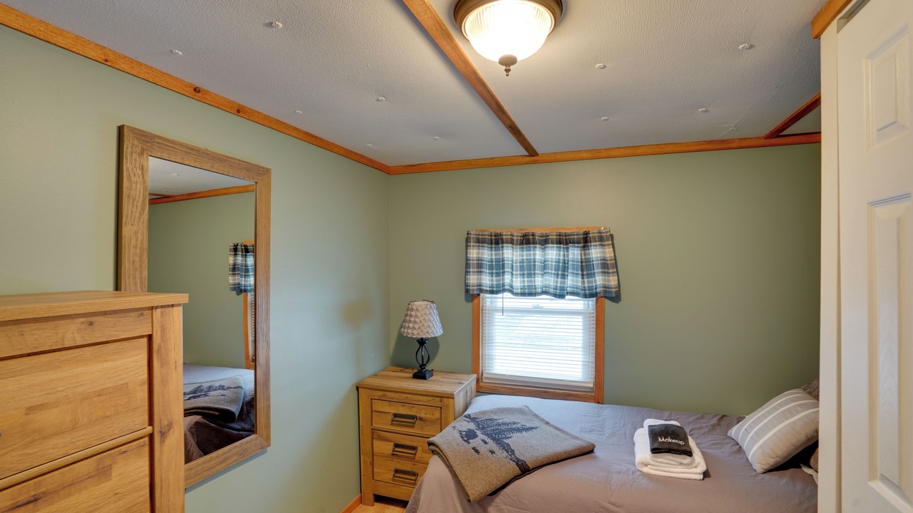 Photo of Bedroom in Oak Hill
