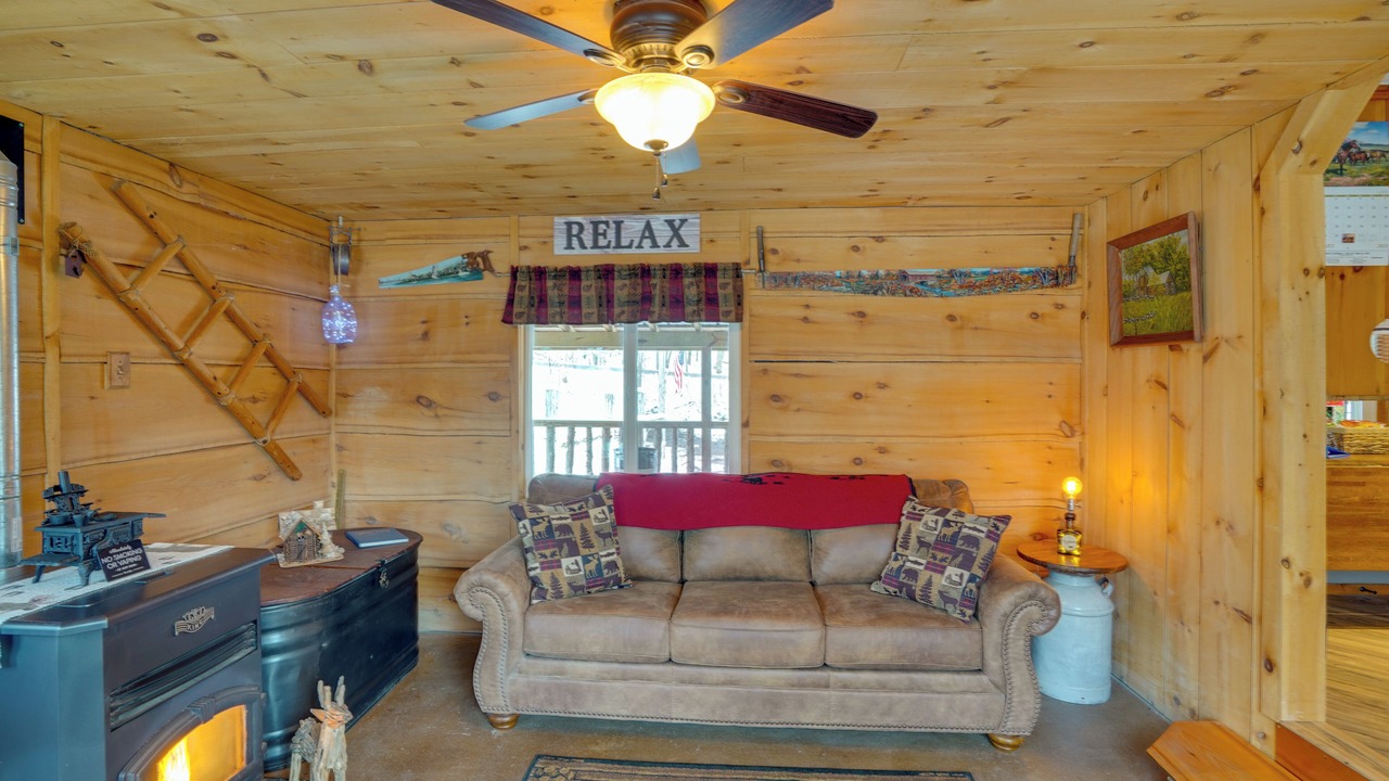 Photo of Livingroom in Oak Hill