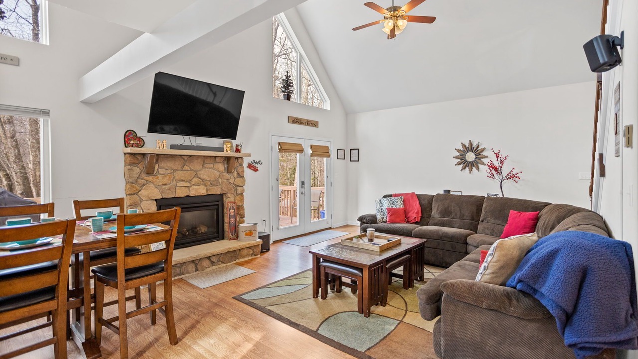 Photo of Livingroom in Albrightsville