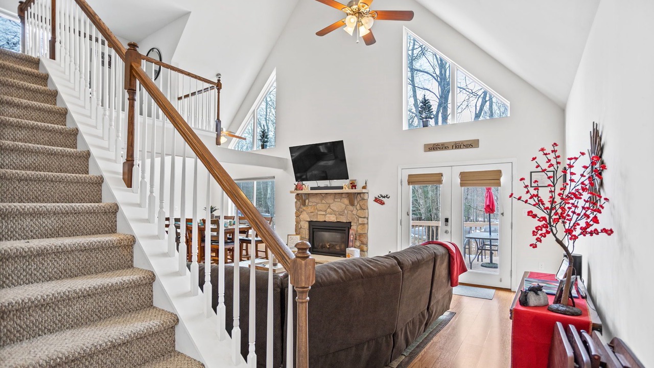 Photo of Livingroom in Albrightsville
