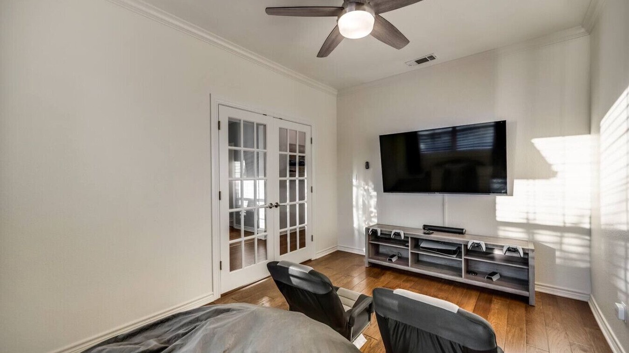 Photo of Bedroom in Far North Dallas