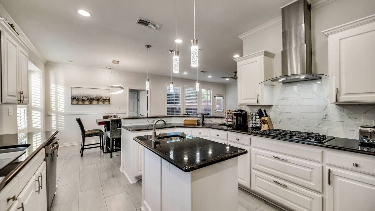 Photo of Kitchen in Far North Dallas