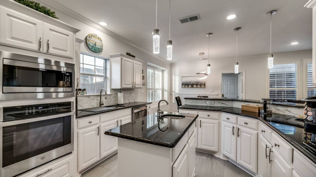 Photo of Kitchen in Far North Dallas