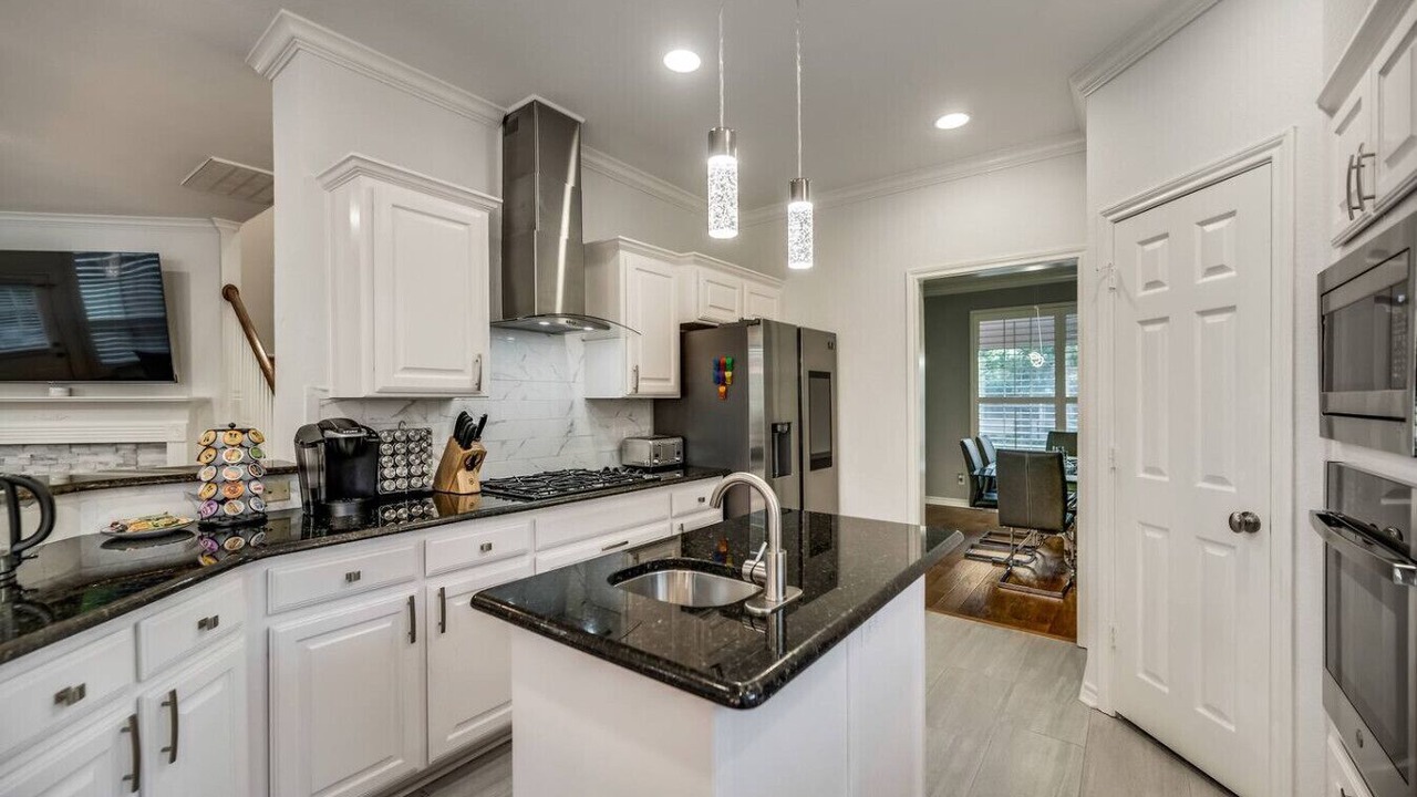 Photo of Kitchen in Far North Dallas