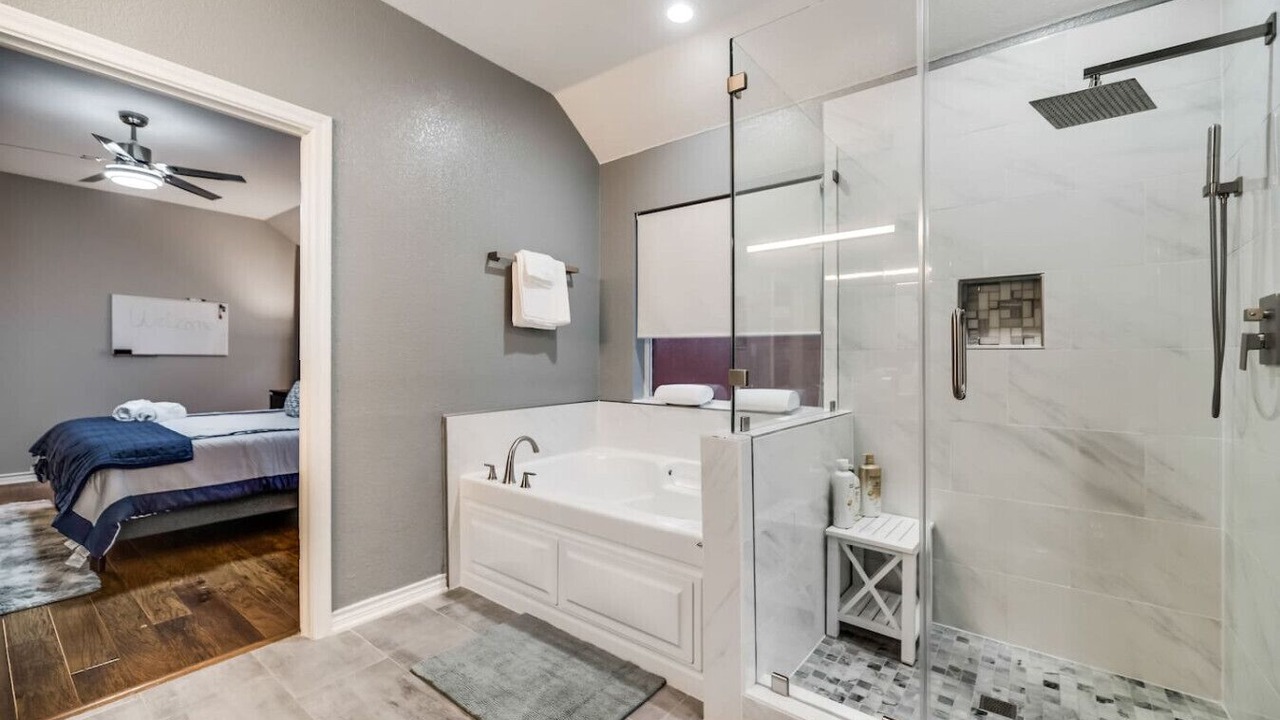 Photo of Bathroom in Far North Dallas