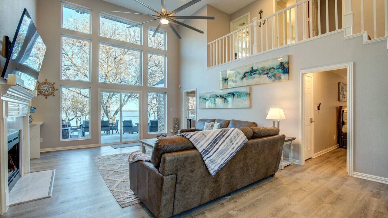 Photo of Livingroom in Rowlett