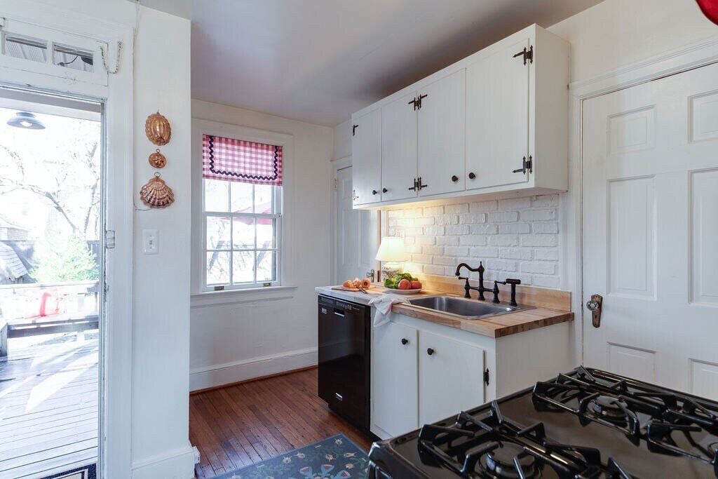 Photo of Kitchen in Potomac West