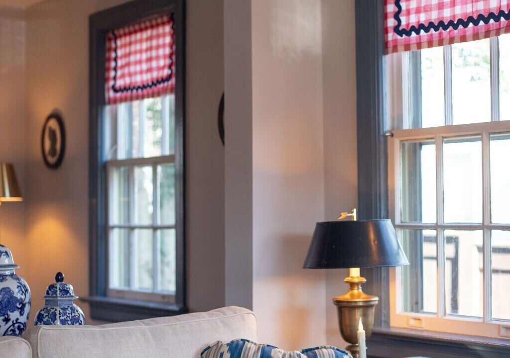 Photo of Livingroom in Potomac West