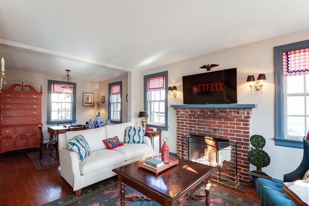 Photo of Livingroom in Potomac West