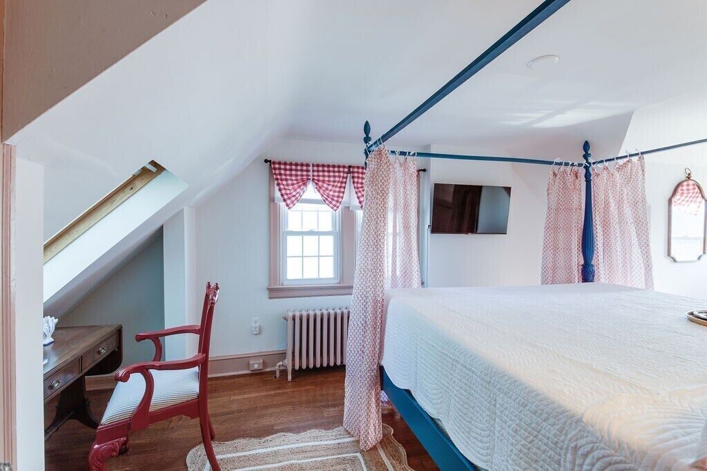 Photo of Bedroom in Potomac West