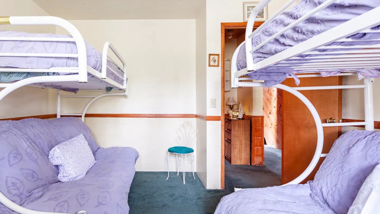 Photo of Bedroom in Crestline