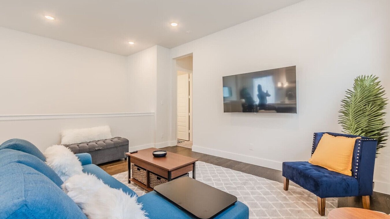 Photo of Livingroom in Legacy Park