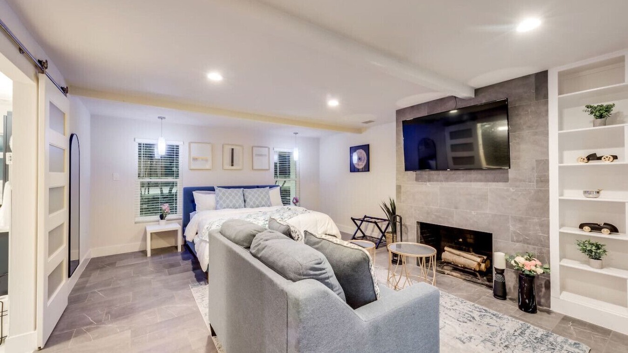Photo of Bedroom in Far North Dallas