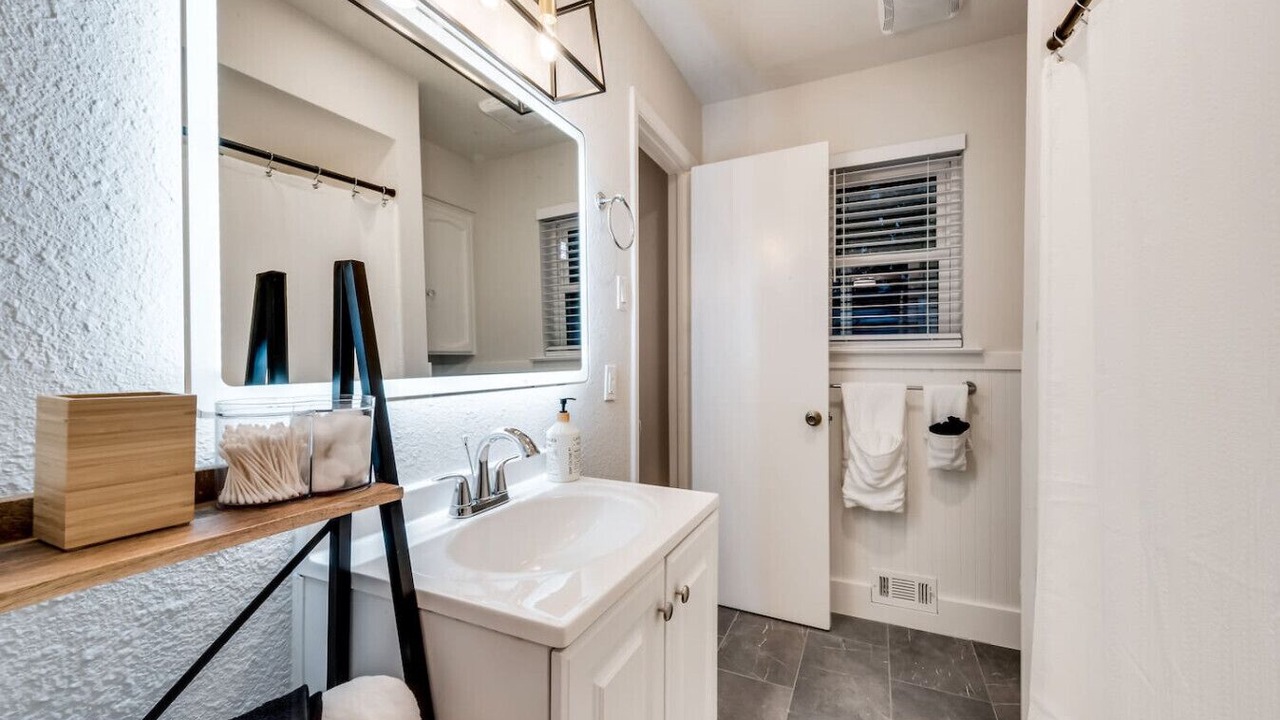 Photo of Bathroom in Far North Dallas