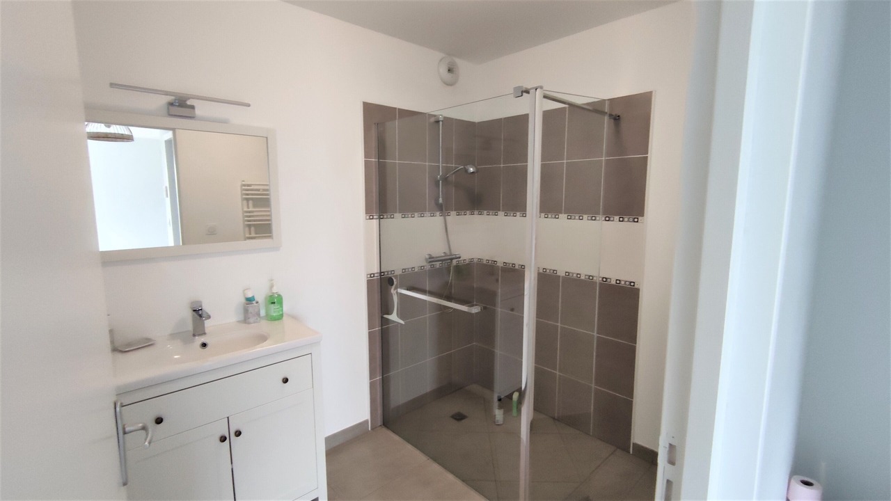 Photo of Bathroom in Saint-Gildas-de-Rhuys