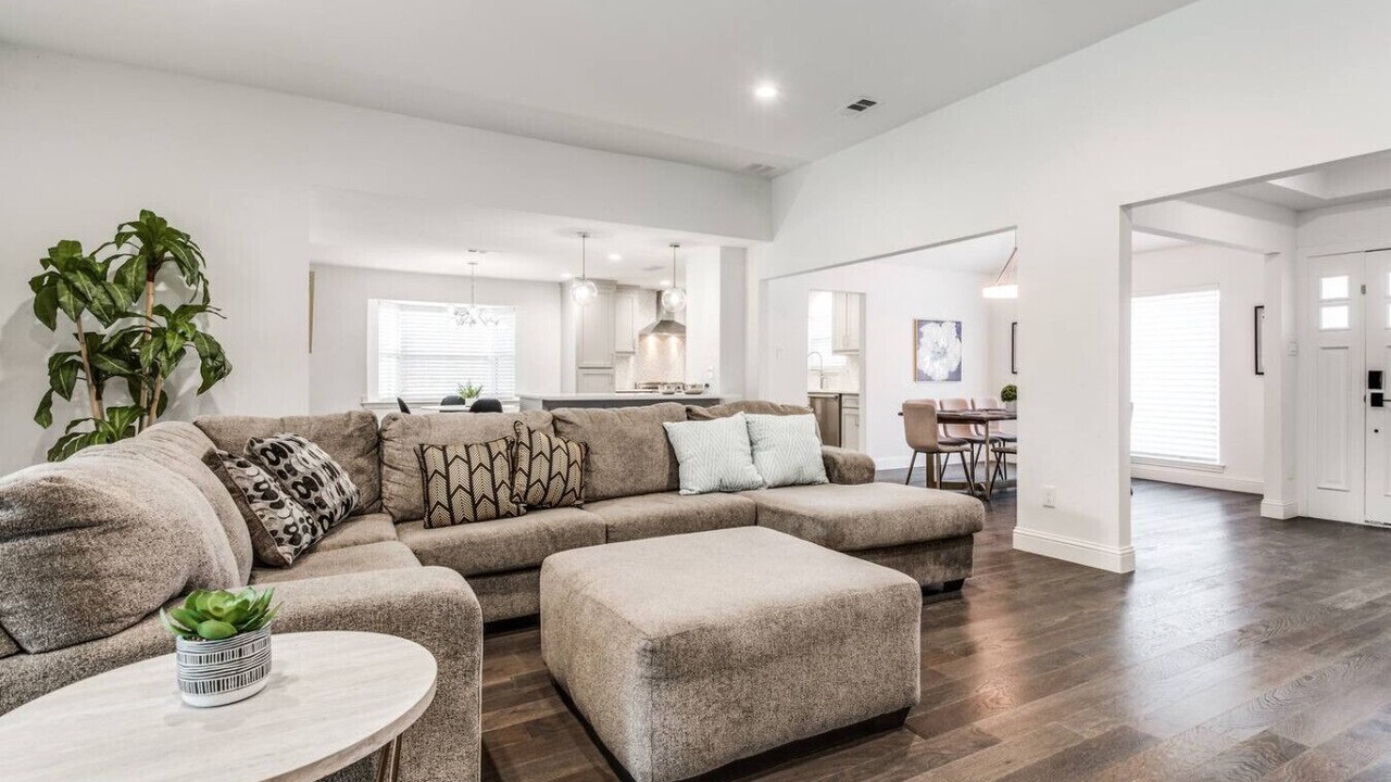 Photo of Livingroom in Far North Dallas