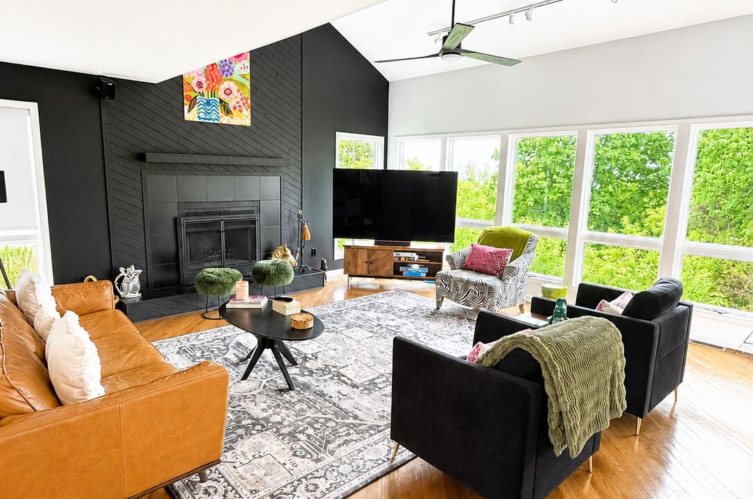 Photo of Livingroom in Westside
