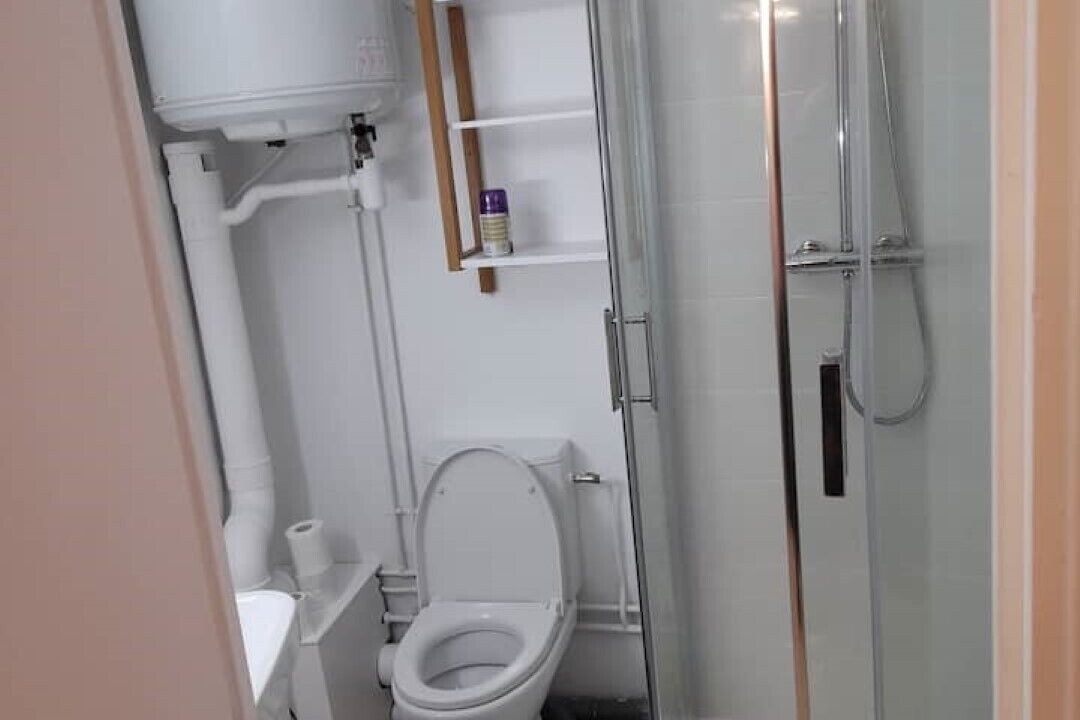 Photo of Bathroom in Courlancy