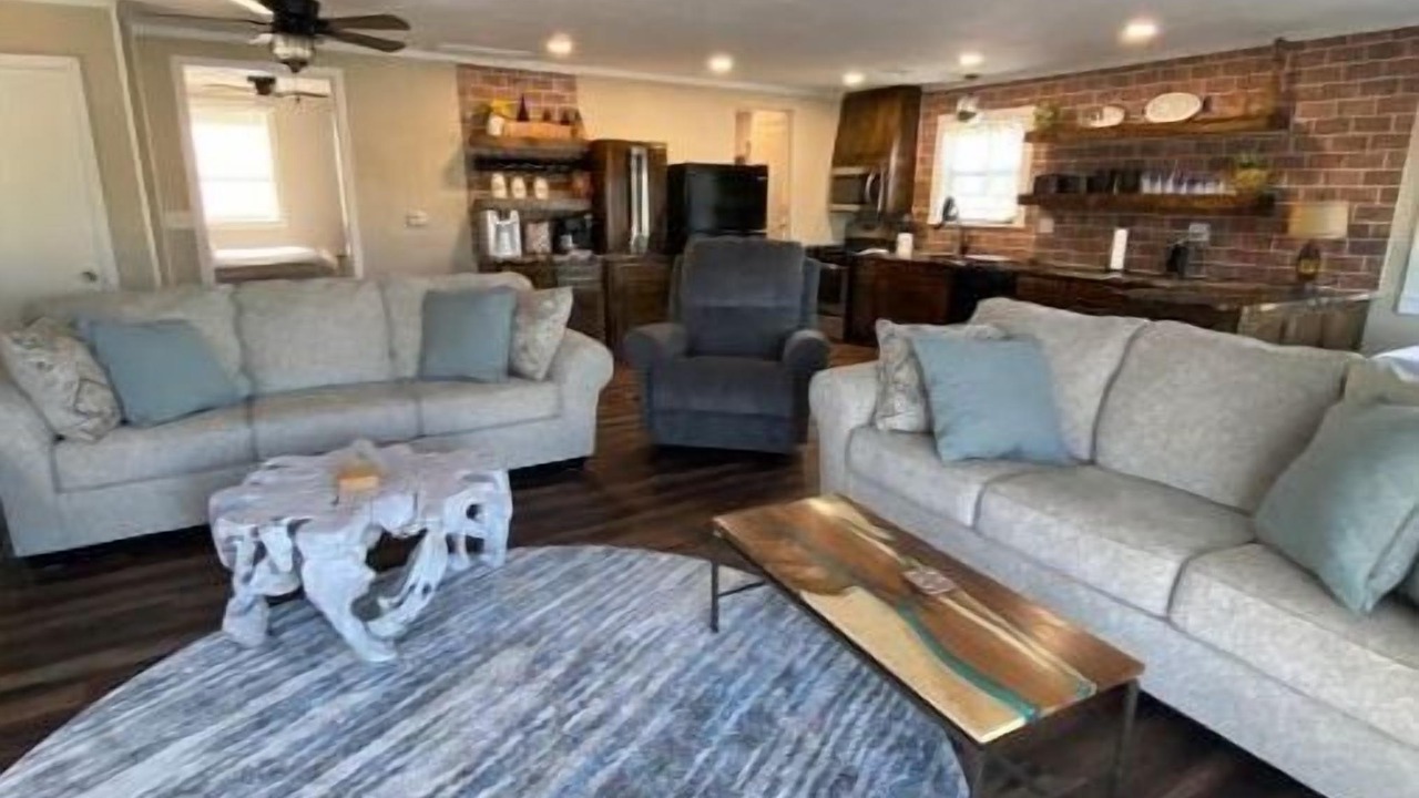 Photo of Livingroom in Chetopa