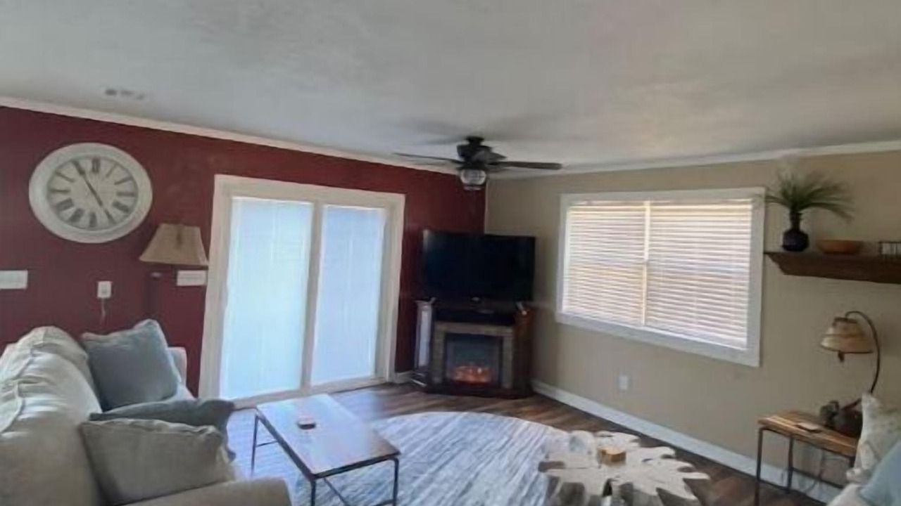 Photo of Livingroom in Chetopa
