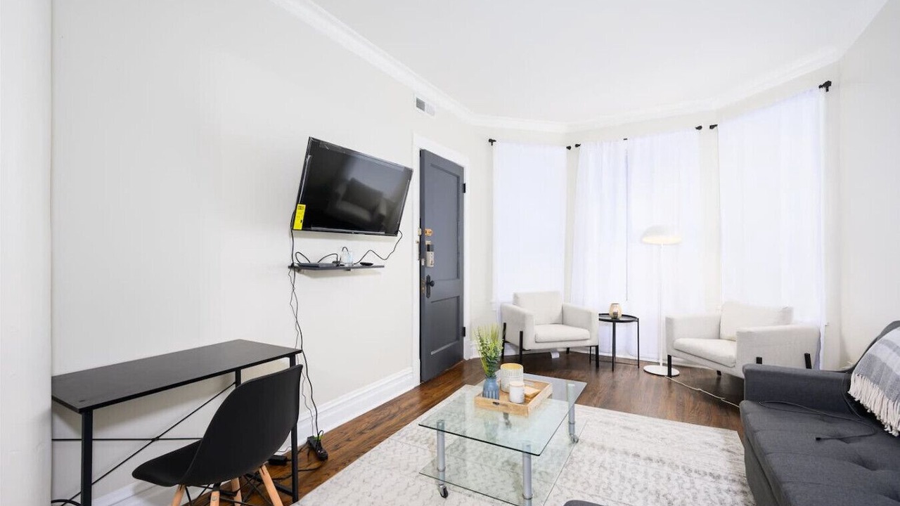 Photo of Livingroom in Logan Square