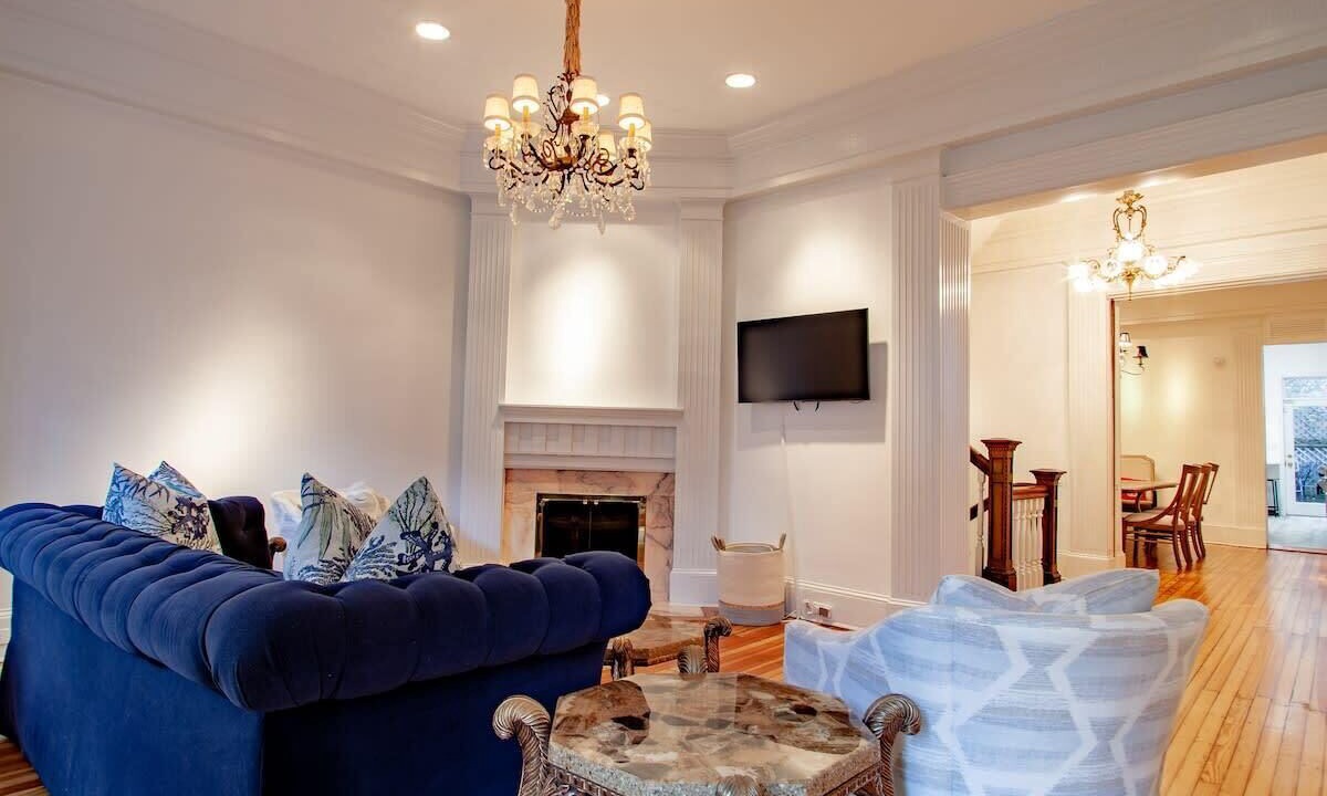 Photo of Livingroom in Kalorama Heights