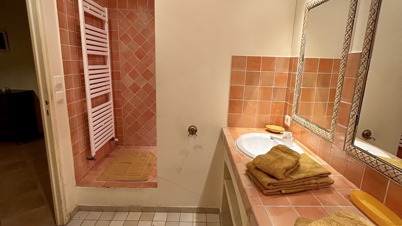 Photo of Bathroom in Entrecasteaux