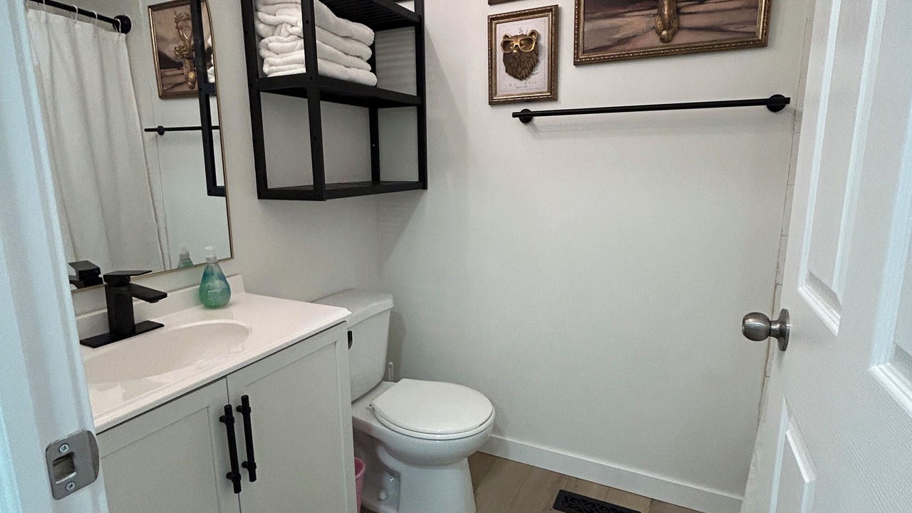 Photo of Bathroom in Parkland