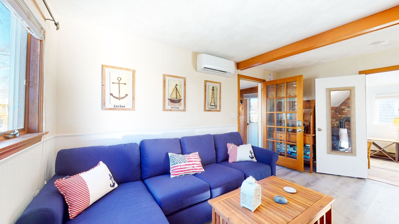 Photo of Livingroom in Wareham Center