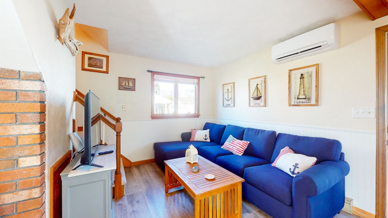 Photo of Livingroom in Wareham Center
