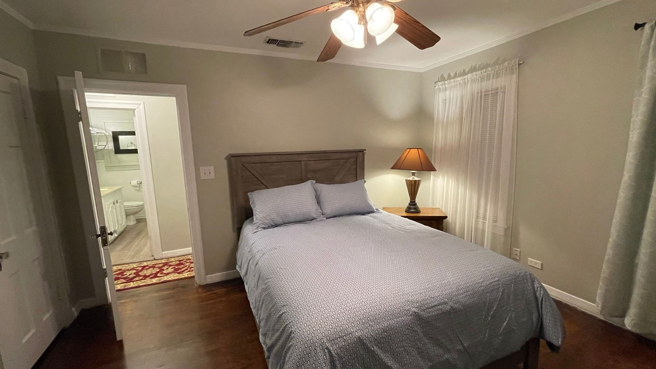 Photo of Bedroom in Highland Park