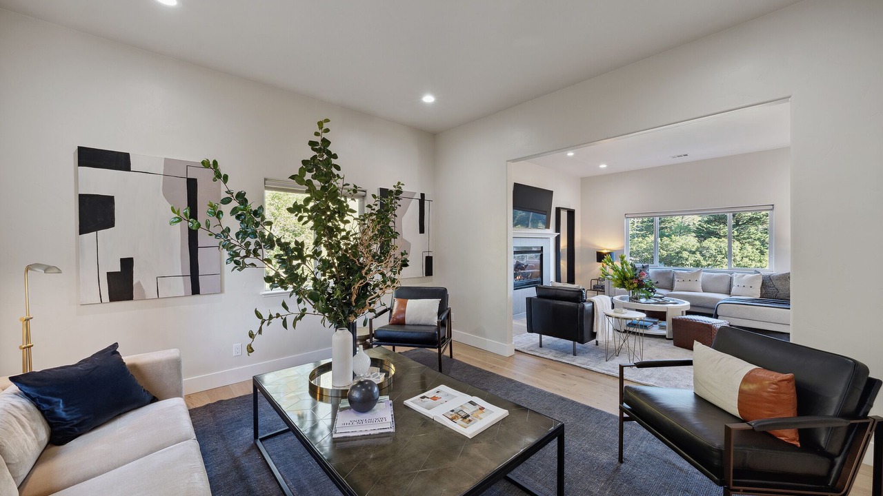 Photo of Livingroom in Shepherd Canyon