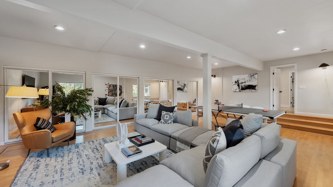 Photo of Livingroom in Shepherd Canyon