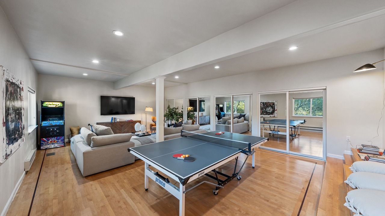 Photo of Bedroom in Shepherd Canyon