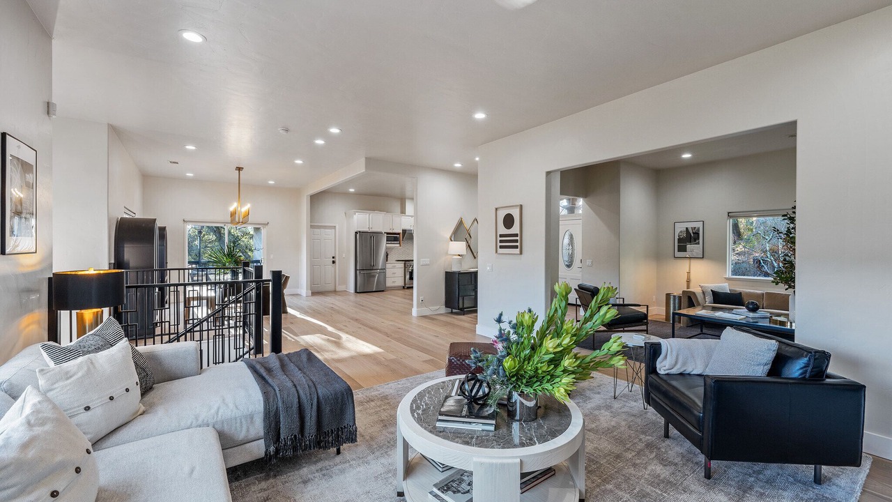 Photo of Livingroom in Shepherd Canyon