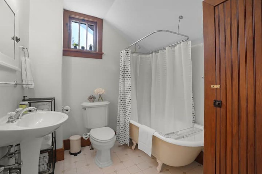 Photo of Bathroom in Washington